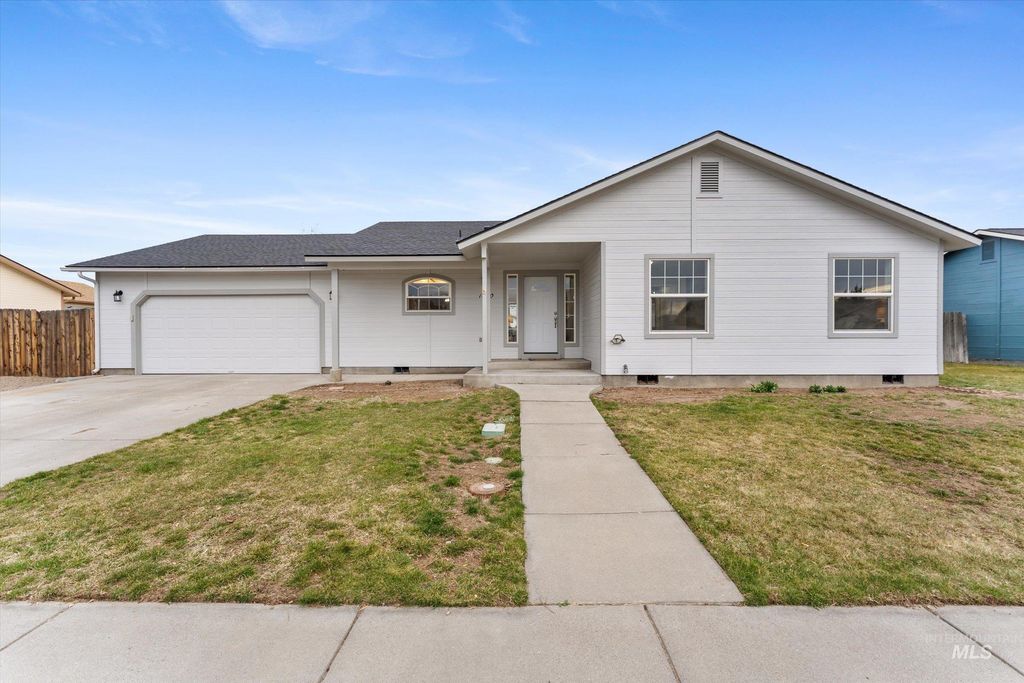 Photo of 1360 Del Mar St, Mountain Home, ID 83647 (MLS # 98978173)