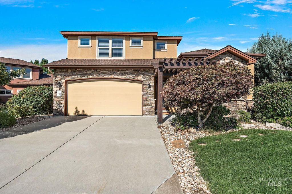 Photo of 1703 W Par Ct, Eagle, ID 83616 (MLS # 98978783)