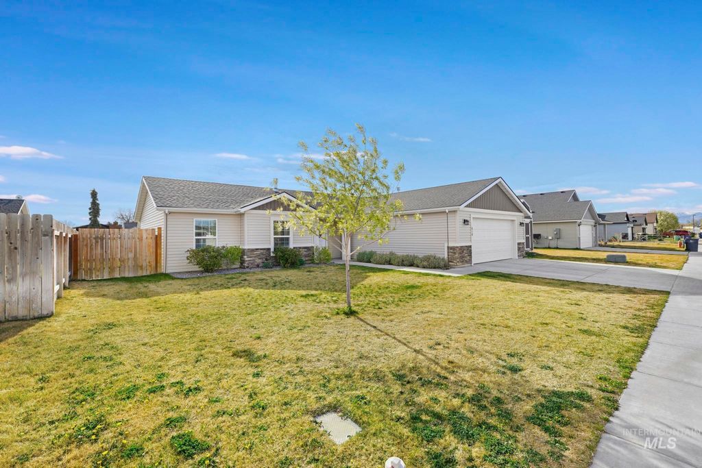 Photo of 610 S. B St, Rupert, ID 83350 (MLS # 98982177)