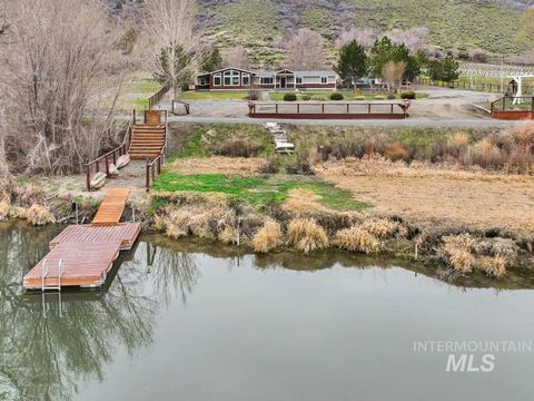Photo of 1785 River Rd, Buhl, ID 83316 (MLS # 98971284)