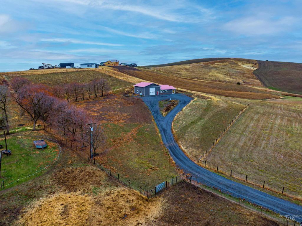 Photo of 2943 Clyde Rd, Moscow, ID 83843 (MLS # 98967854)