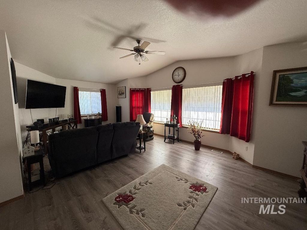 Photo of 1100 Burnett Dr #304 B St., Nampa, ID 83651 (MLS # 98976366)