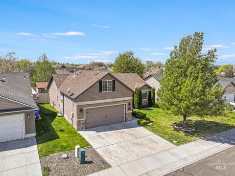 Photo of 446 Noble St, Twin Falls, ID 83301 (MLS # 98983562)