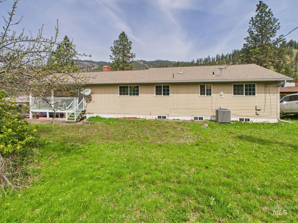 Photo of 12686 Laqa Ave, Orofino, ID 83544 (MLS # 98974208)