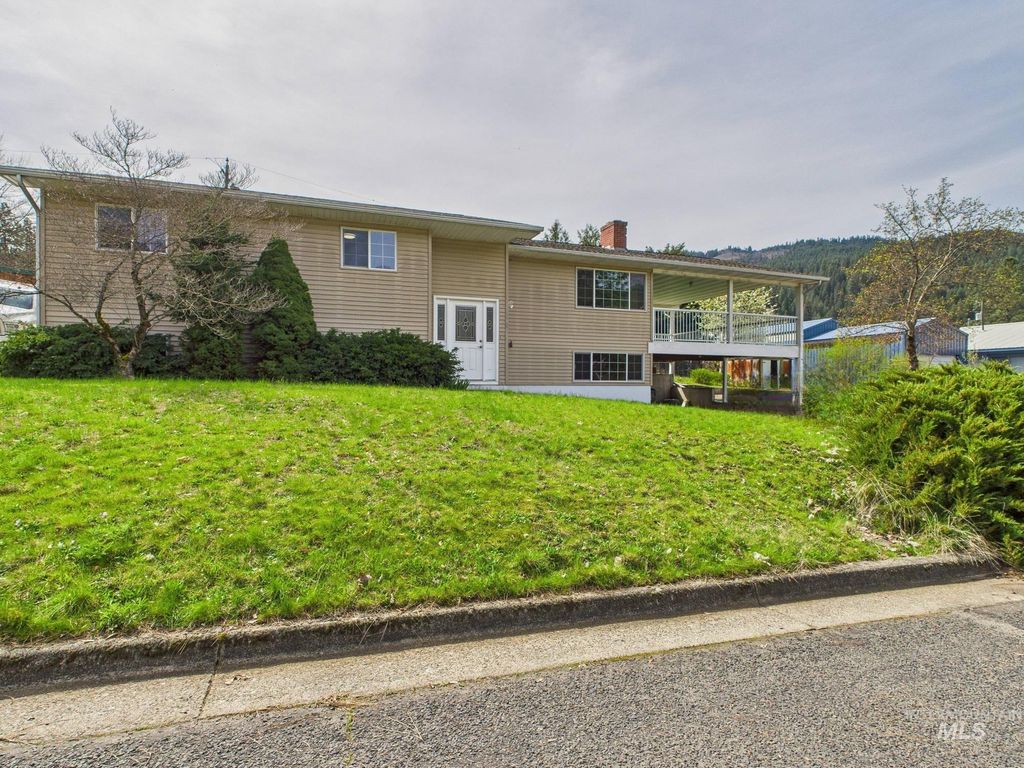 Photo of 12686 Laqa Ave, Orofino, ID 83544 (MLS # 98974208)