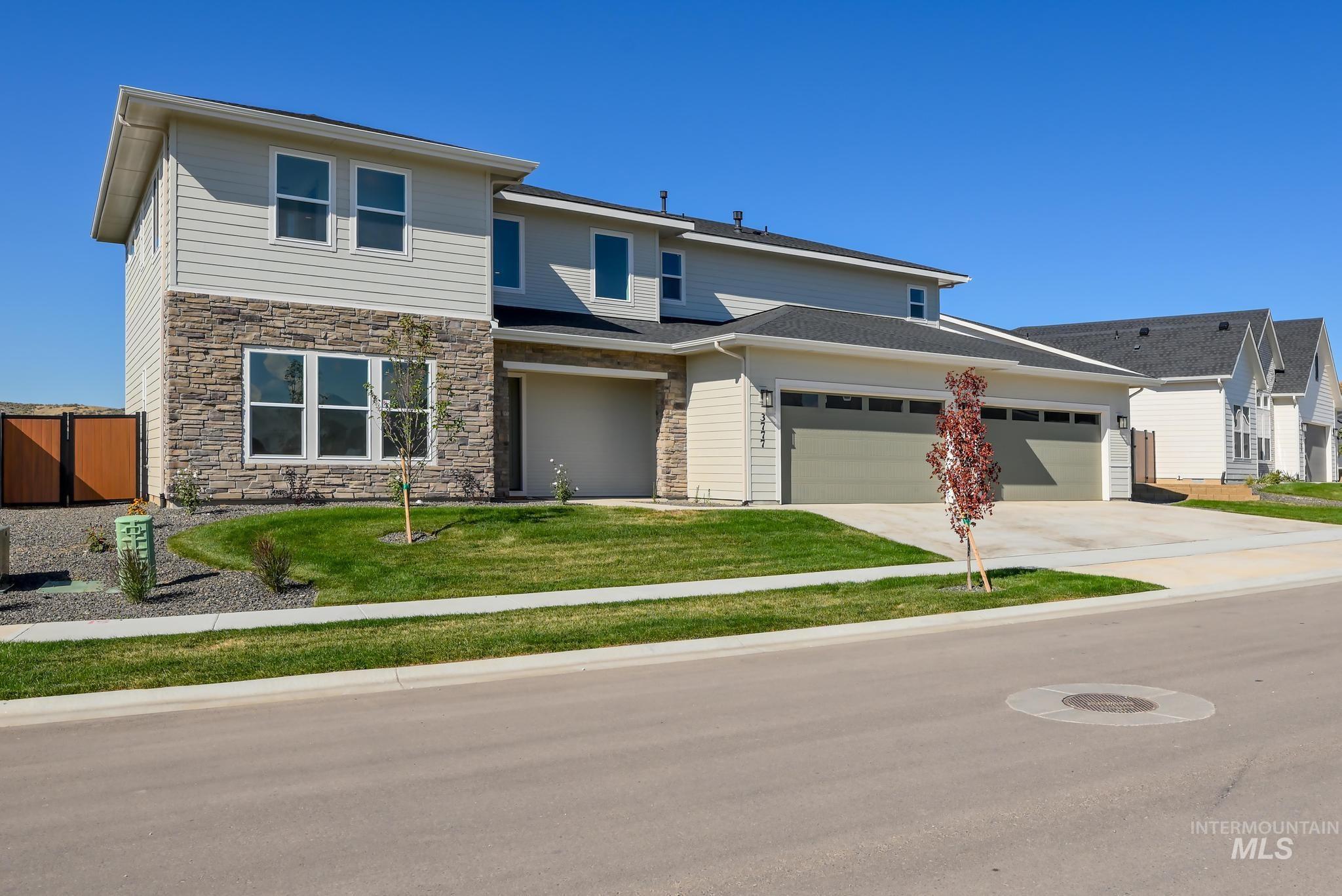 3777 N San Carlos Pl