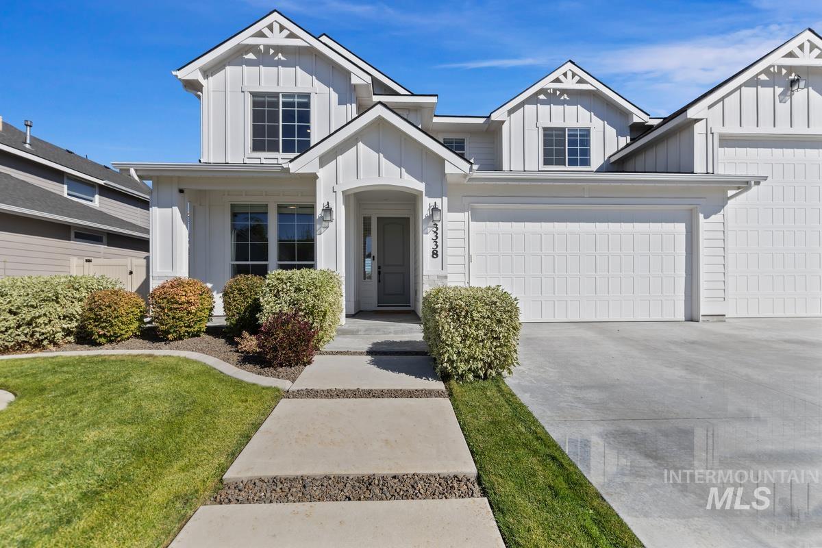 3338 N Whirlwind Ave