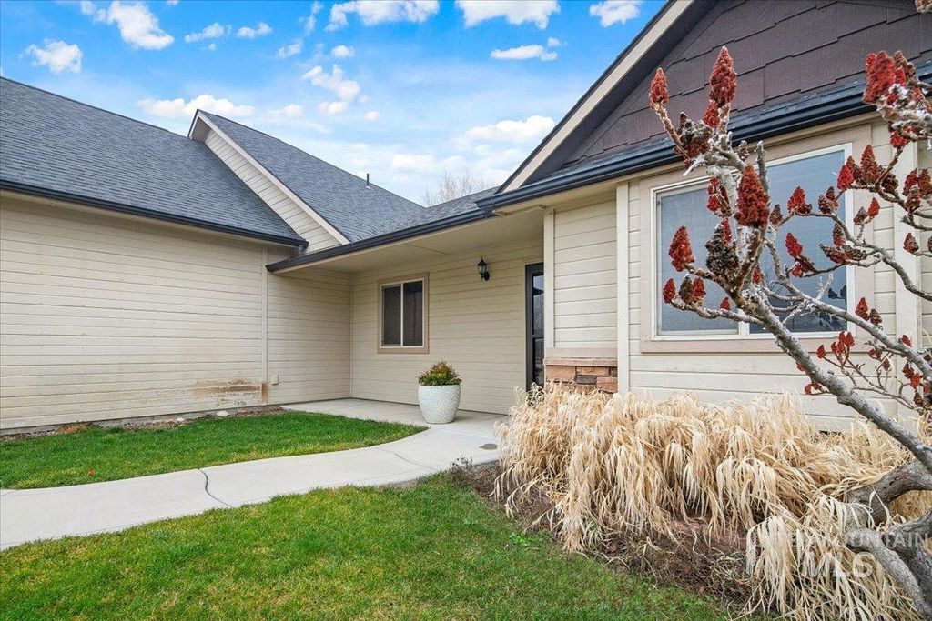 Photo of 1513 Fairway St, Middleton, ID 83644 (MLS # 98971921)