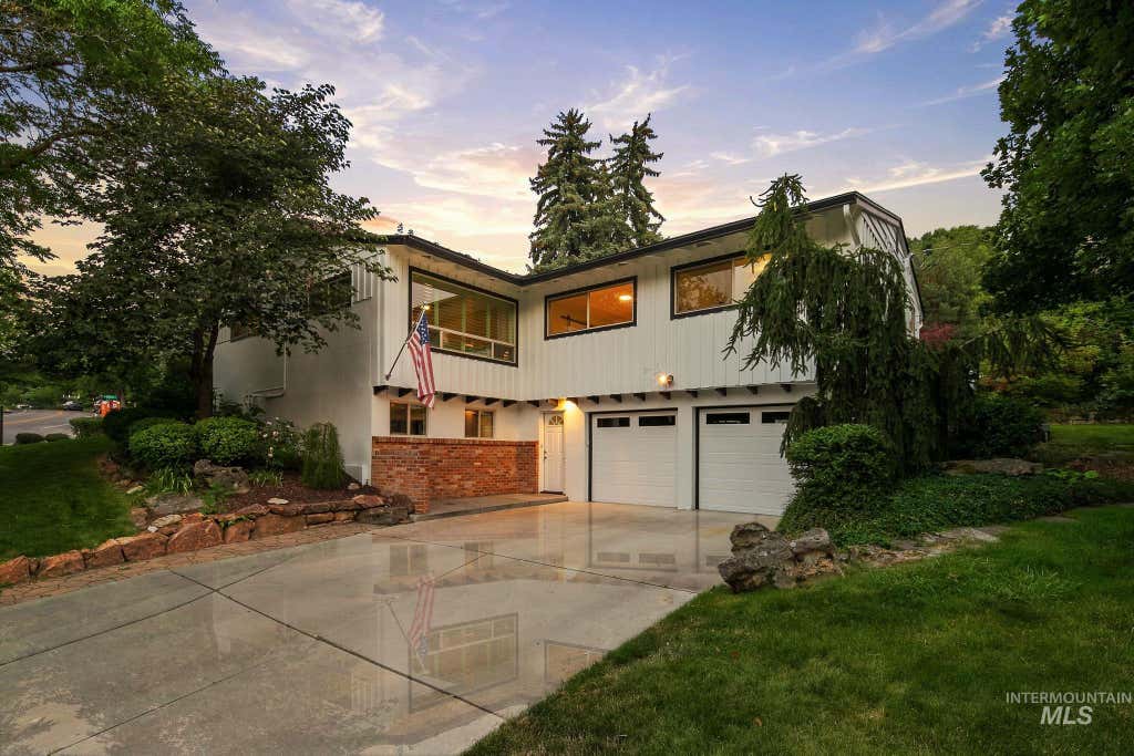 Photo of 820 N Argyll Dr, Boise, ID 83702 (MLS # 98996062)