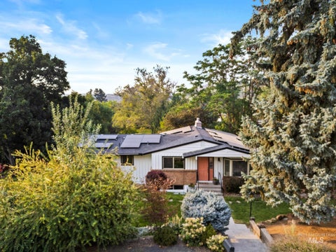 Photo of 820 N Argyll Dr, Boise, ID 83702 (MLS # 98996062)