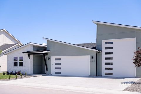 Photo of 6227 S Corsican Ave, Meridian, ID 83642 (MLS # 98953472)