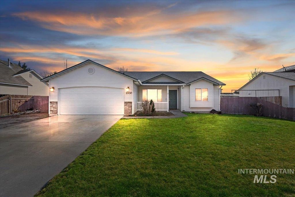 Photo of 1700 S Camas St, Nampa, ID 83686 (MLS # 98977963)