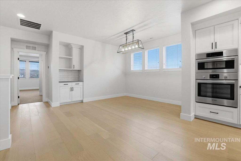 Photo of 3353 S Old Hickory Way, Boise, ID 83716 (MLS # 98976040)