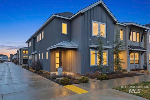 Photo of 3353 S Old Hickory Way, Boise, ID 83716 (MLS # 98976040)