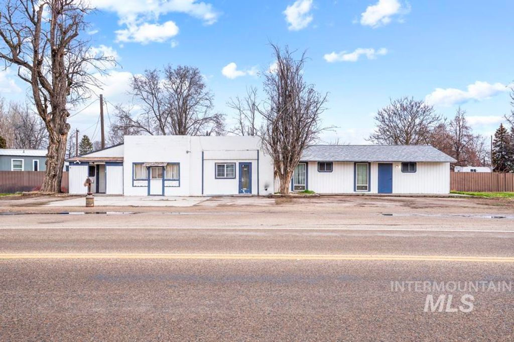 Photo of 321 Southeast Ave, New Plymouth, ID 83655 (MLS # 98978361)