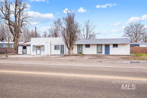 Photo of 321 Southeast Ave, New Plymouth, ID 83655 (MLS # 98978361)