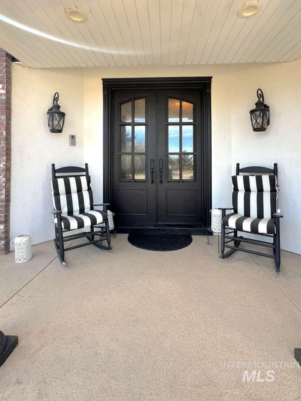 Photo of 12343 Whitechapel Way, Nampa, ID 83686 (MLS # 98976731)