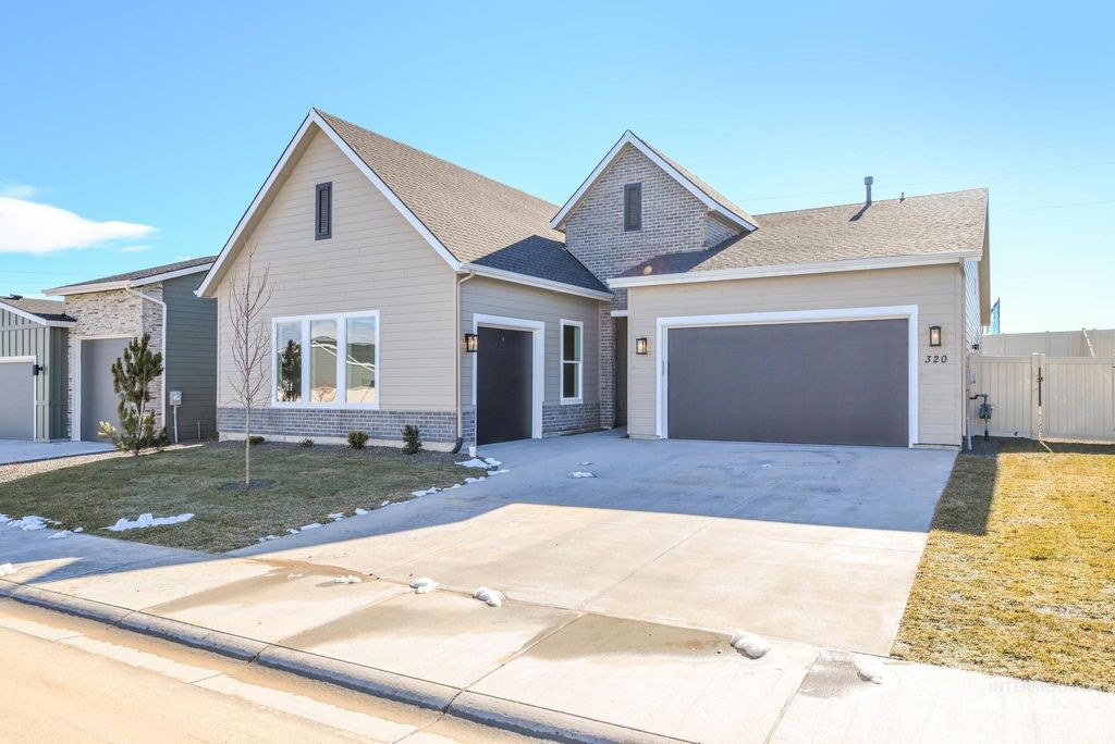 Photo of 320 Orrison St, Caldwell, ID 83607 (MLS # 98968933)