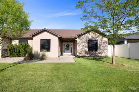 Photo of 1864 Canyon Trail Way, Twin Falls, ID 83301 (MLS # 98987068)