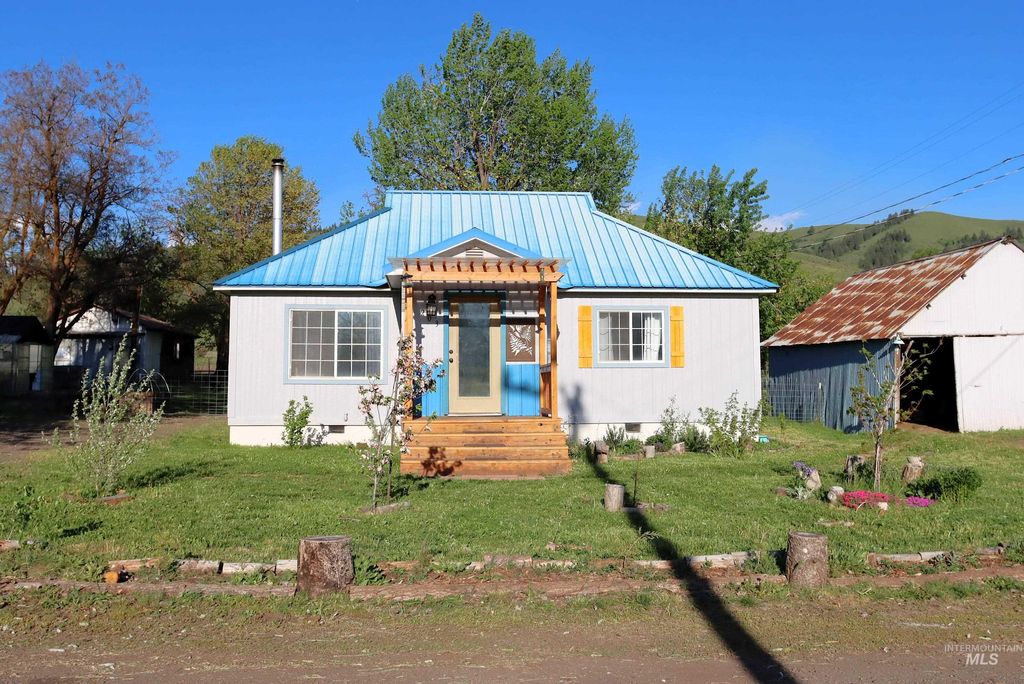 Photo of 203 N Berkley, Council, ID 83612 (MLS # 98985596)