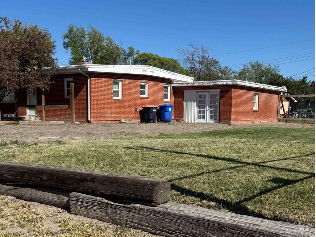 Photo of 1937 E 4th Ave, Twin Falls, ID 83301 (MLS # 98984483)