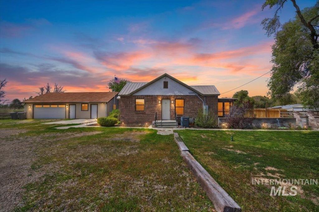 Photo of 1003 Southside Blvd, Nampa, ID 83686 (MLS # 98983318)