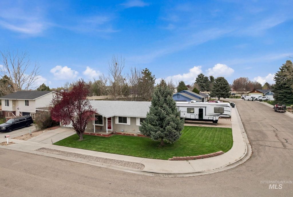 Photo of 598 E Easy St, Kuna, ID 83634 (MLS # 98980167)