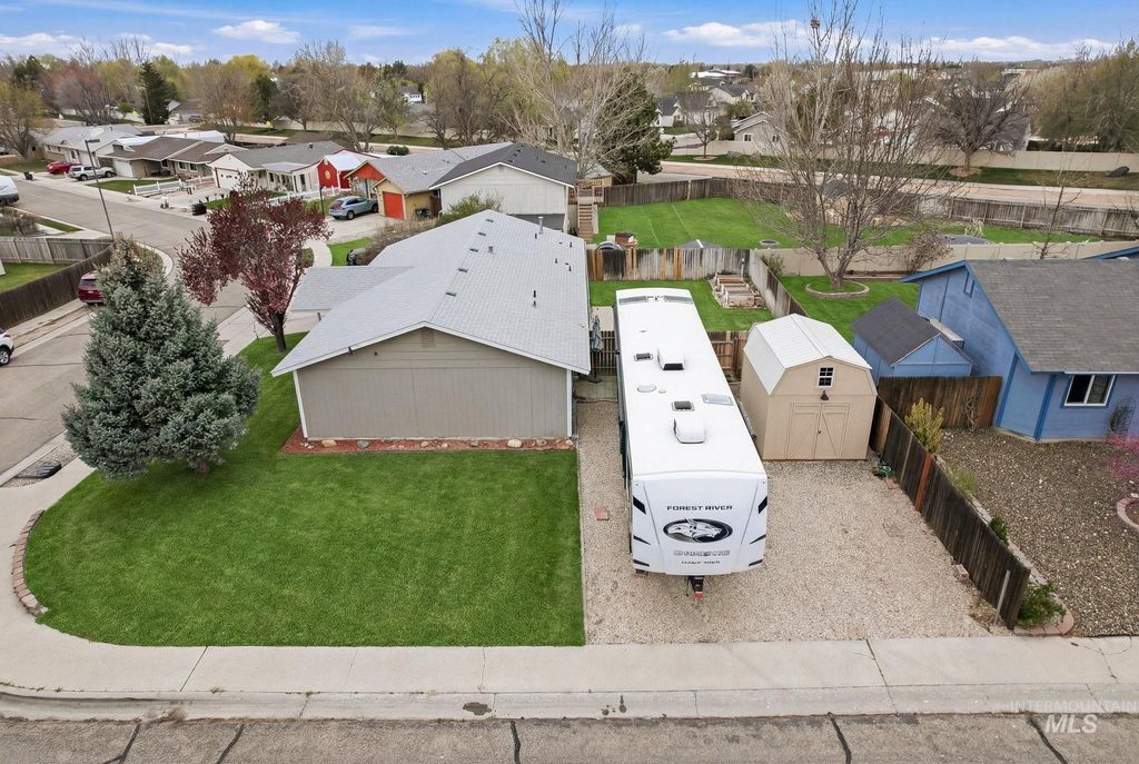 Photo of 598 E Easy St, Kuna, ID 83634 (MLS # 98980167)