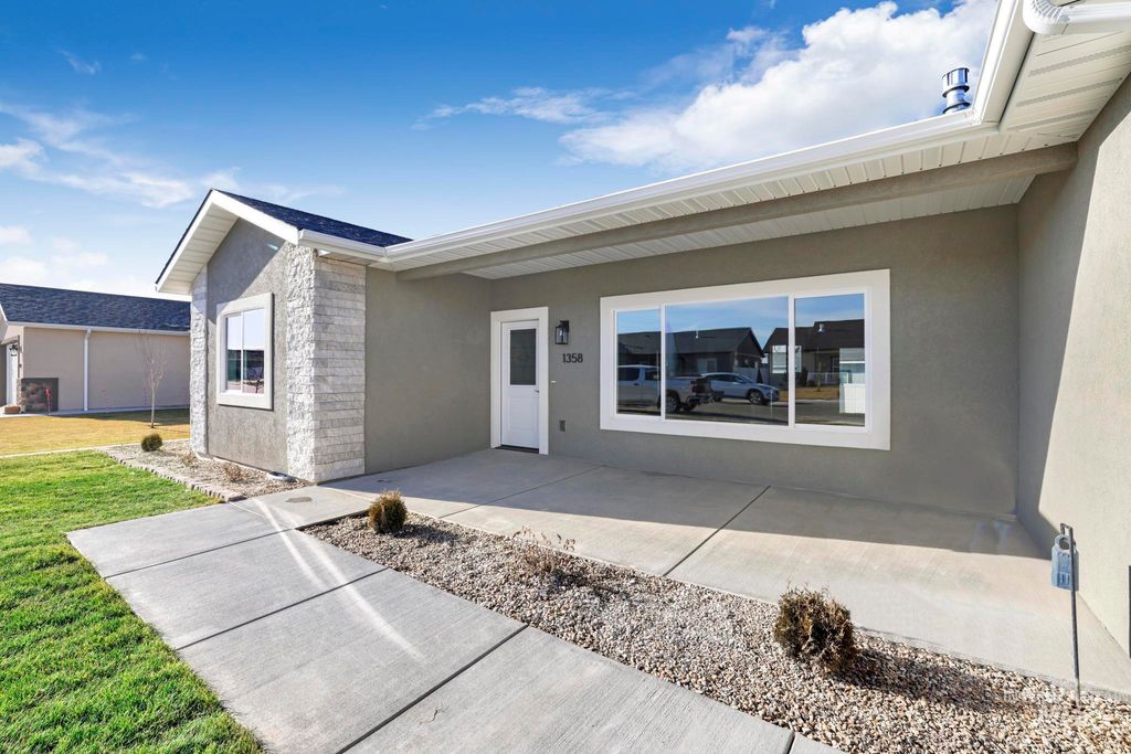 Photo of 1470 Haizlee Way, Twin Falls, ID 83301 (MLS # 98951121)