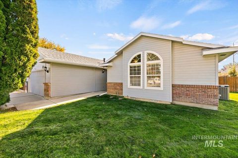 Photo of 4279 S Falconrest Way, Boise, ID 83716 (MLS # 98966212)