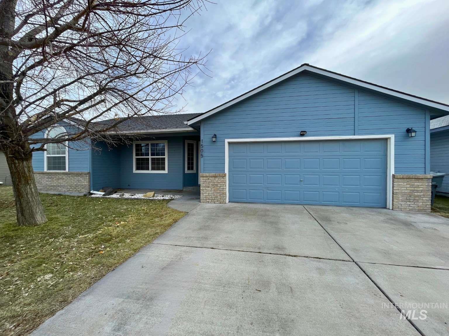 1505 Peregrine Dr

                                                                             Mountain Home                                

                                    , ID - $349,900