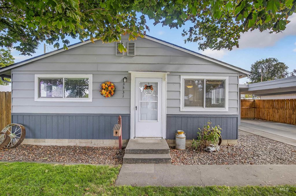 Photo of 3531 11th St D, Lewiston, ID 83501 (MLS # 98963545)