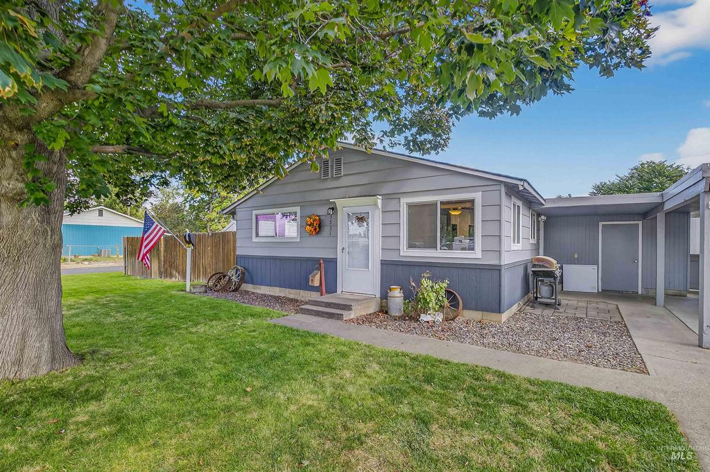 Photo of 3531 11th St D, Lewiston, ID 83501 (MLS # 98963545)