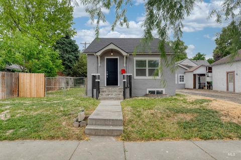 Photo of 515 S 16th Ave, Caldwell, ID 83605 (MLS # 98989433)