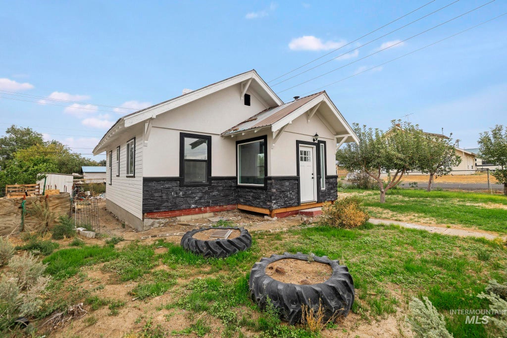Photo of 228 8th Ave S Ave, Buhl, ID 83316 (MLS # 98999114)