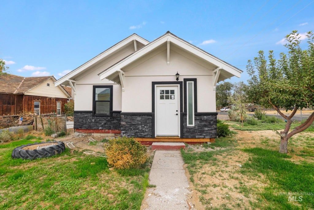 Photo of 228 8th Ave S Ave, Buhl, ID 83316 (MLS # 98999114)