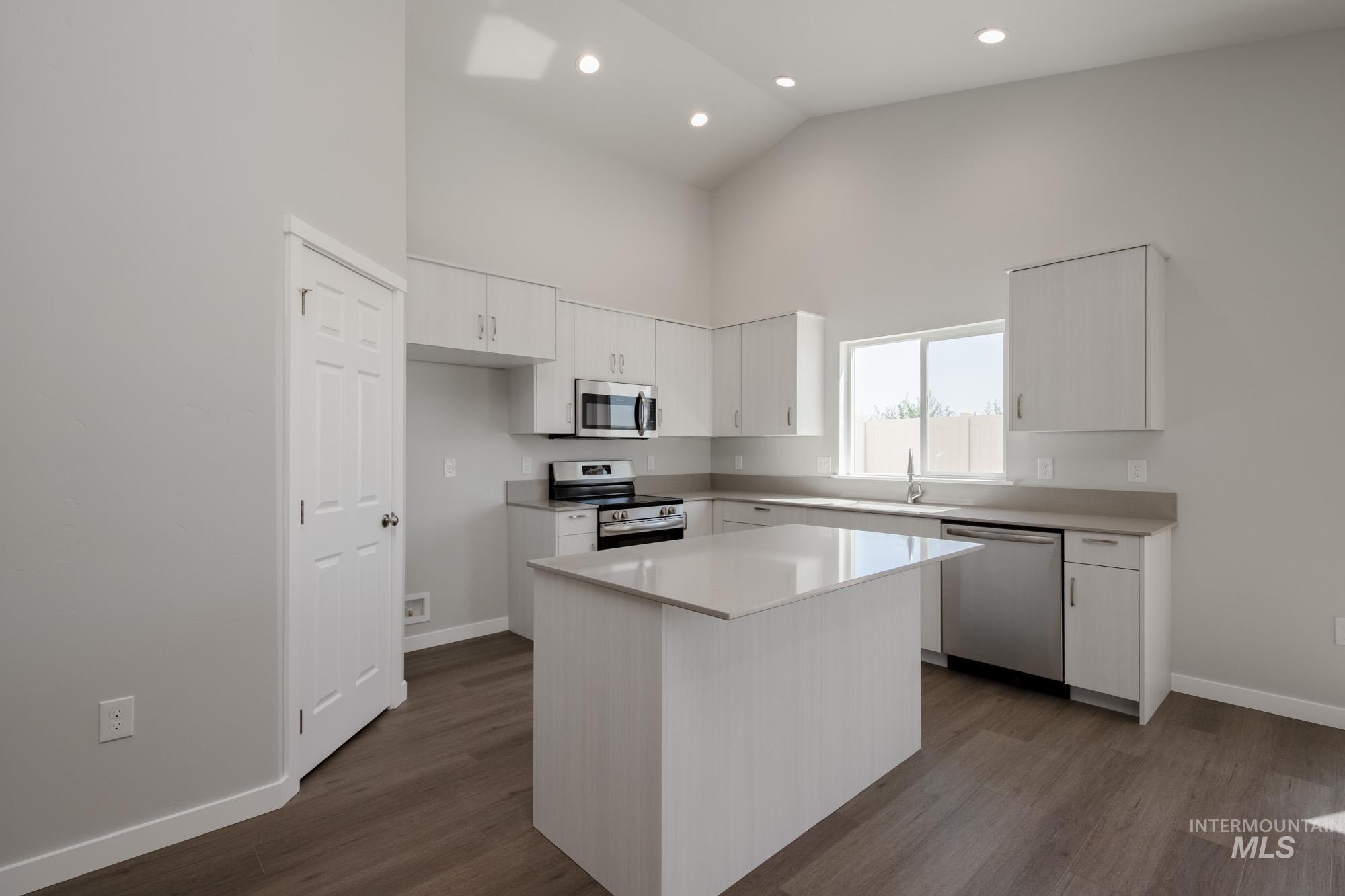 3080 N Arroyo Vista Way