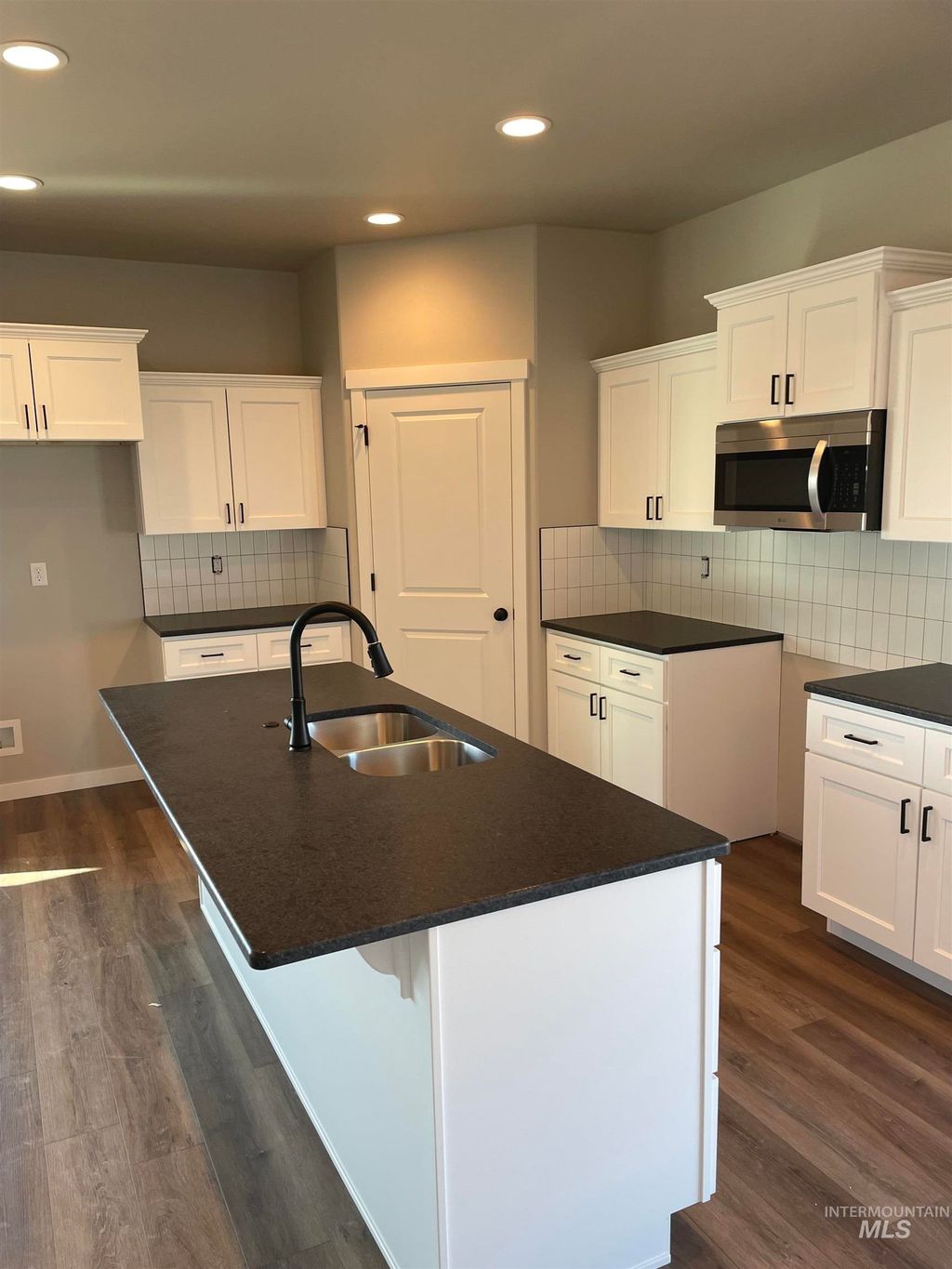 Photo of 2036 Harrison St, Twin Falls, ID 83301 (MLS # 98961577)