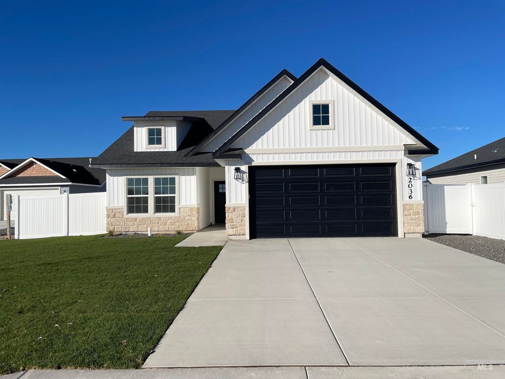 Photo of 2036 Harrison St, Twin Falls, ID 83301 (MLS # 98961577)