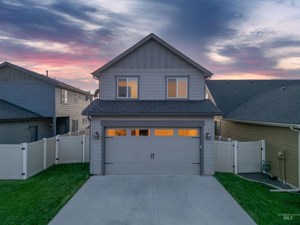Photo of 7966 S Indigo Ridge Ave, Boise, ID 83716 (MLS # 98970423)