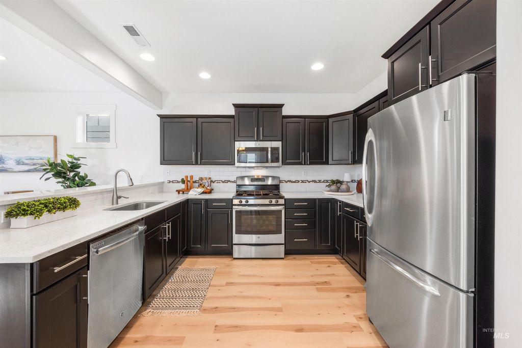 Photo of 7966 S Indigo Ridge Ave, Boise, ID 83716 (MLS # 98970423)