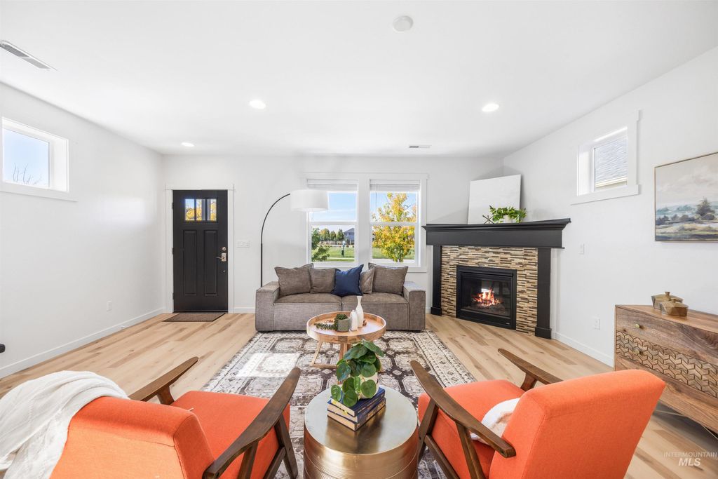 Photo of 7966 S Indigo Ridge Ave, Boise, ID 83716 (MLS # 98970423)