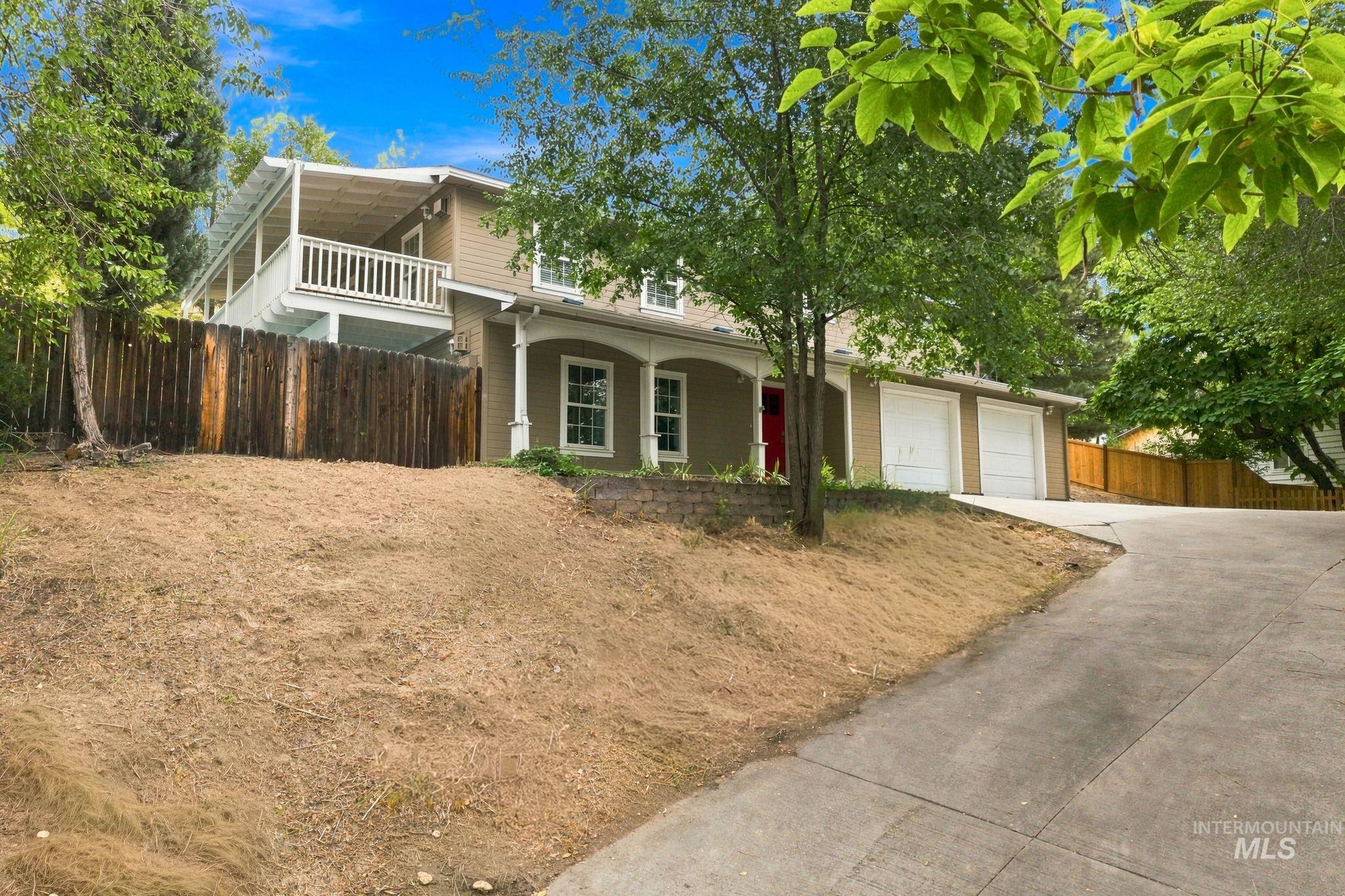 2442 W Hill Rd