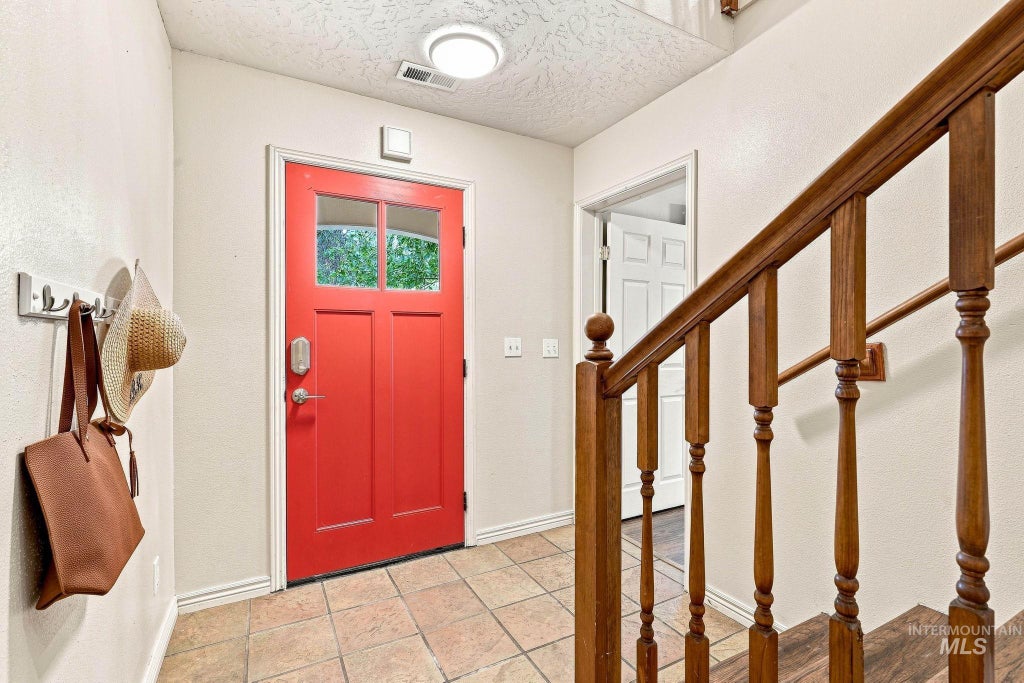 Photo of 2442 W Hill Rd, Boise, ID 83702 (MLS # 98999874)
