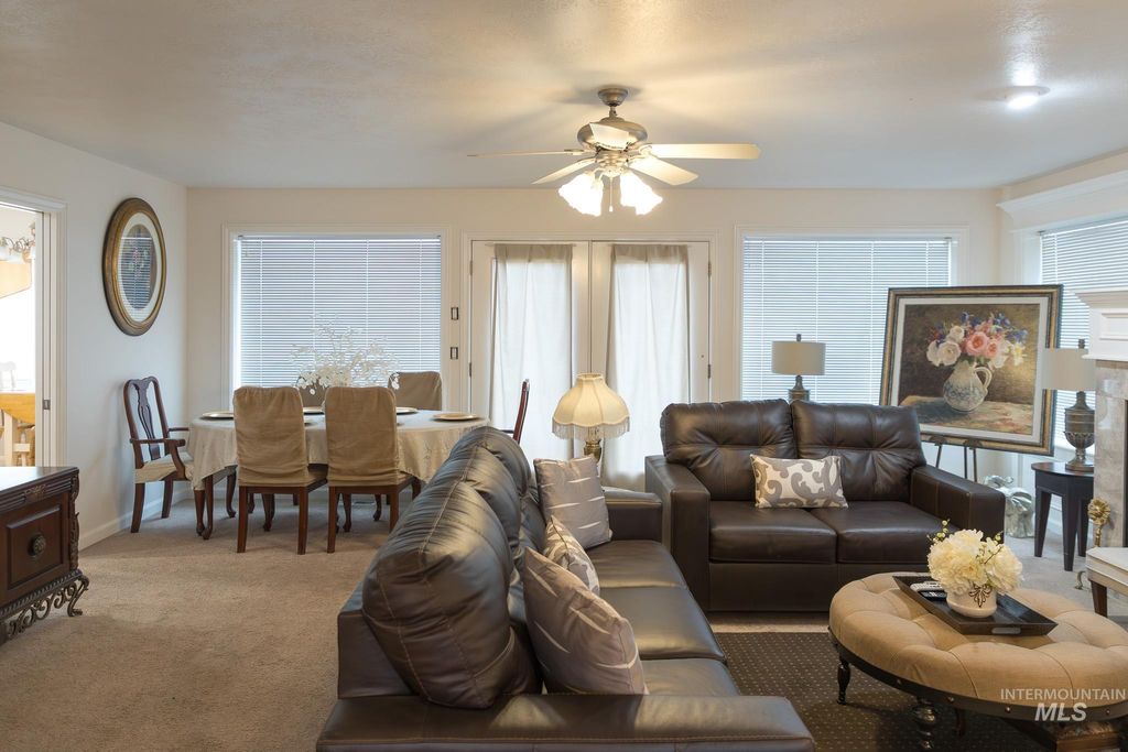 Photo of 593 N Dorian Dr, Ontario, OR 97914 (MLS # 98970412)