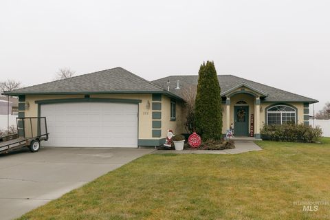 Photo of 593 N Dorian Dr, Ontario, OR 97914 (MLS # 98970412)