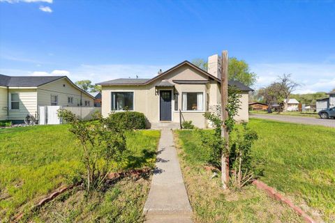 Photo of 285 N Alton Ave, Glenns Ferry, ID 83623 (MLS # 98984510)