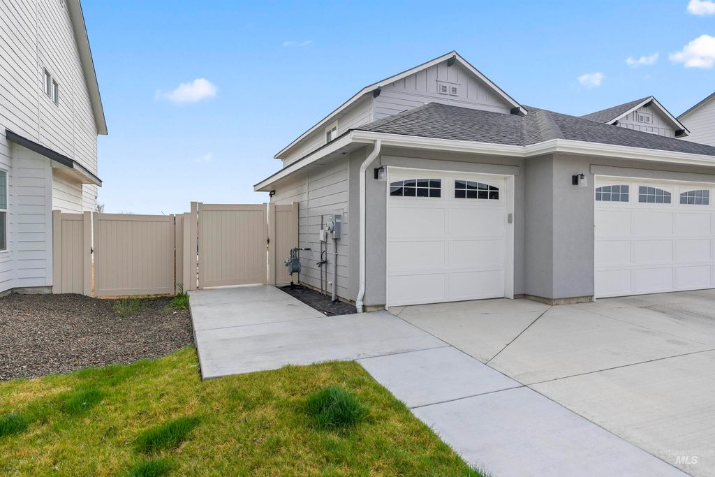 Photo of 17184 N Plumage Way, Nampa, ID 83687 (MLS # 98980669)