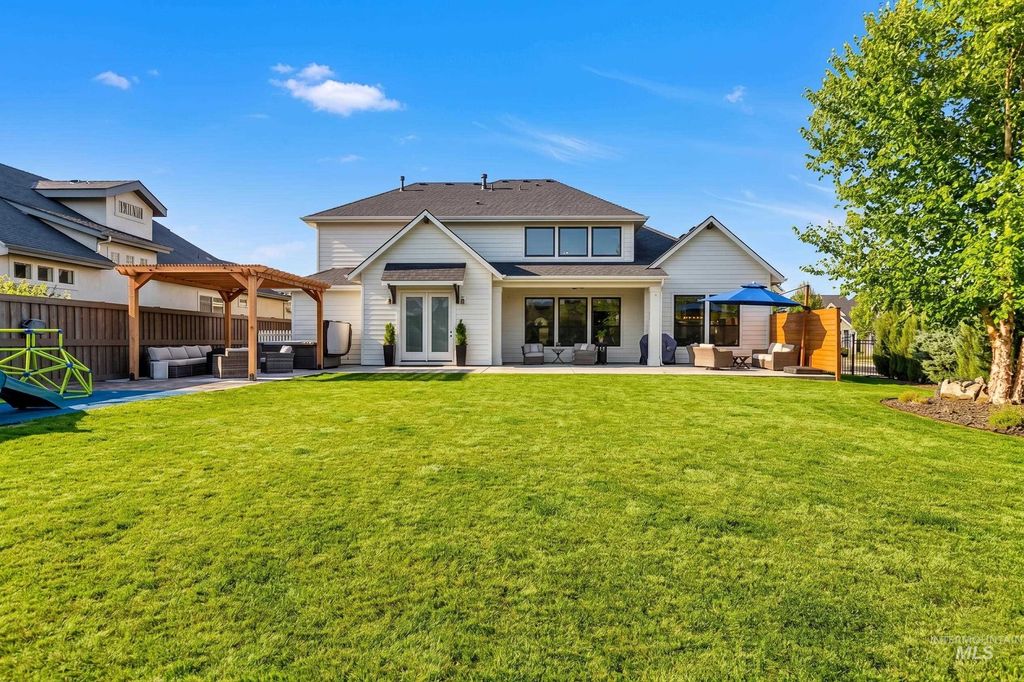 Photo of 12214 N Barn Owl Way, Boise, ID 83714 (MLS # 98990539)