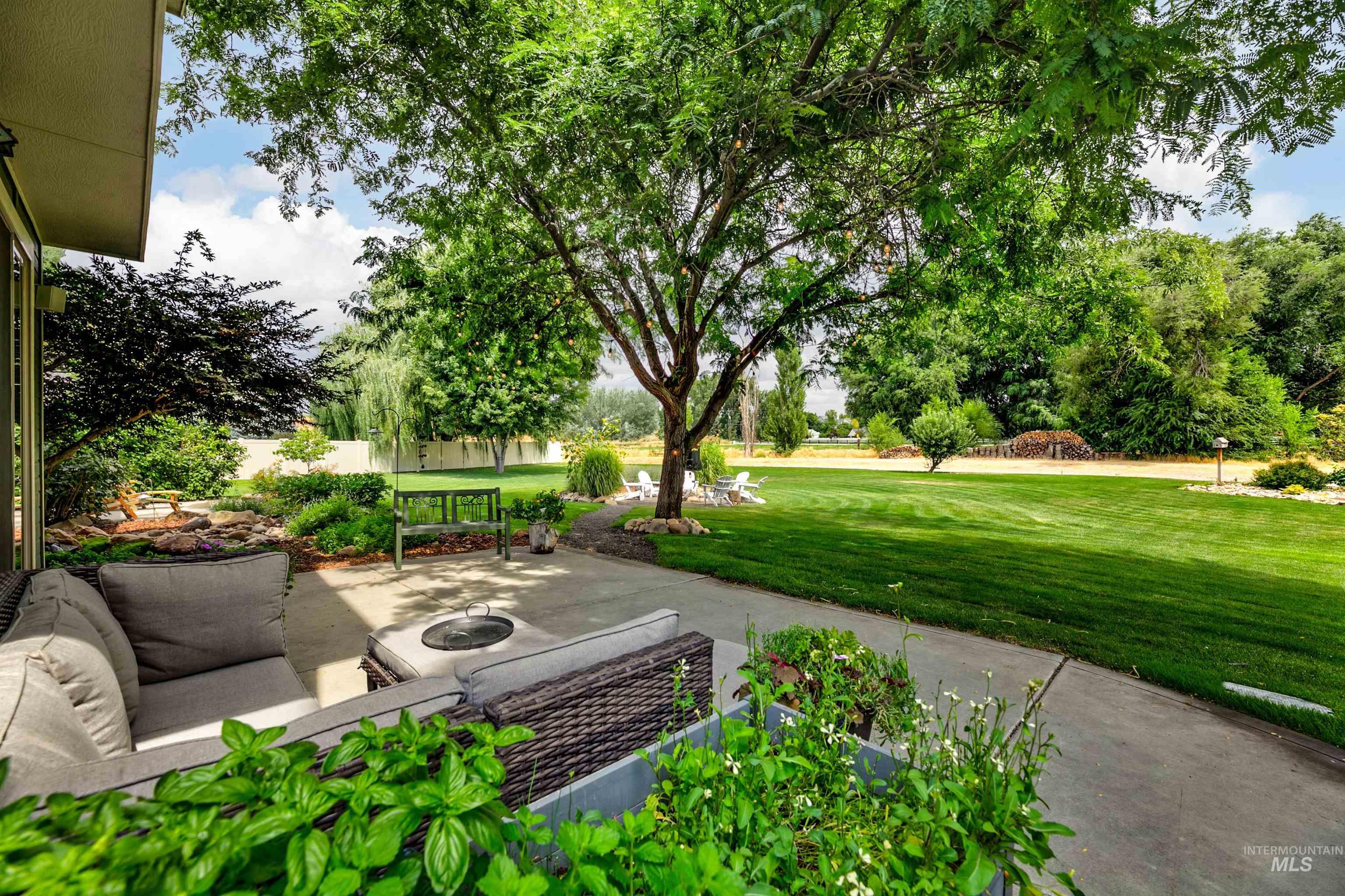 1962 N Spring Hollow Place